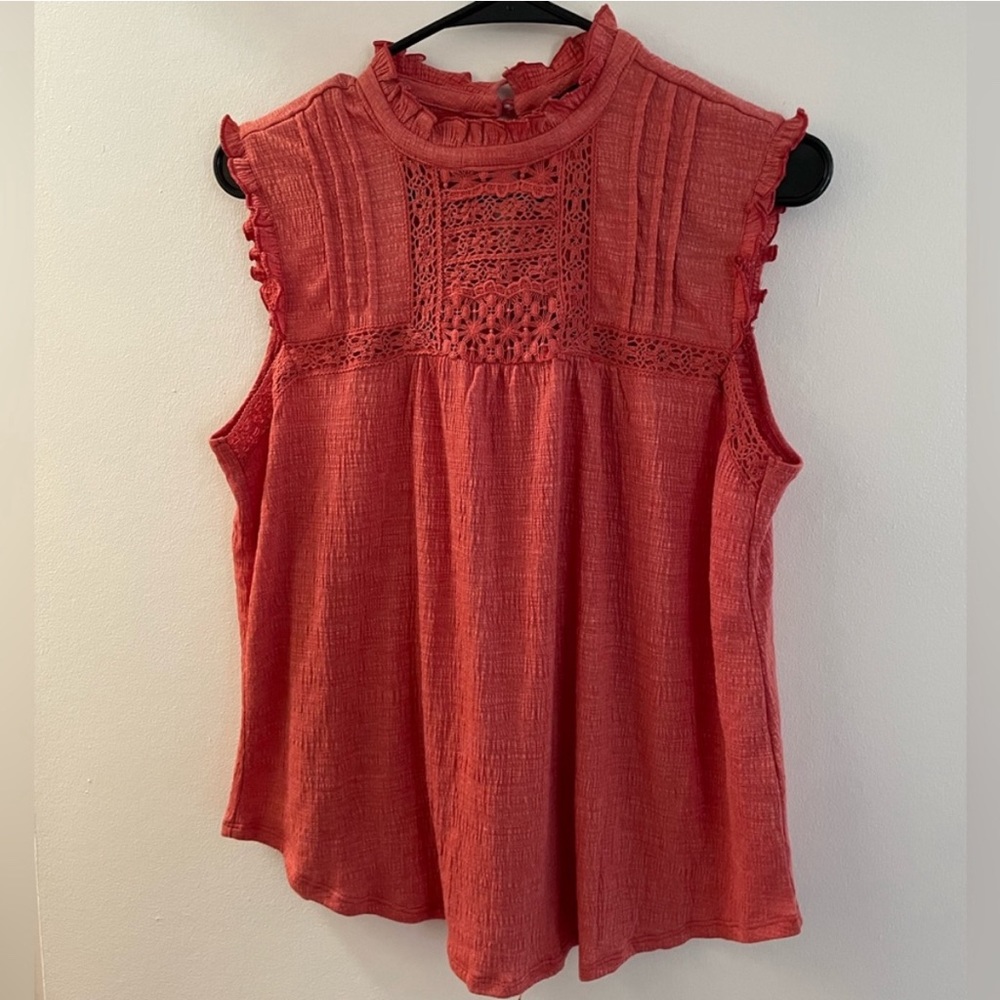 Cable & Gauge crochet sleeveless top NWT medium